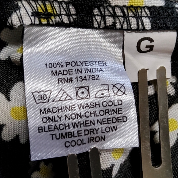 Blush Black/White/Yellow Floral Tie Front Puff Sleeve Smocked Dress Size 2X - Picture 9 of 9